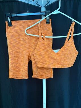Outdoor Voices Freeform set size small